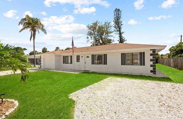 Brand New 2Bed in Bonita's Heart w/Superb Patio and Garden