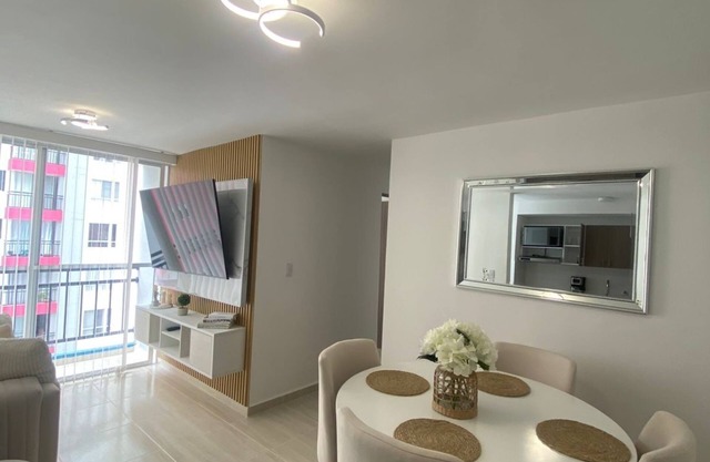 Brand new 3-bedroom apartment in charming Pereira close to airport and stadium.