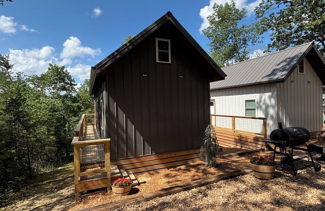 Brand new 3-bedroom lakefront with walk down access to TableRockLake and firepit