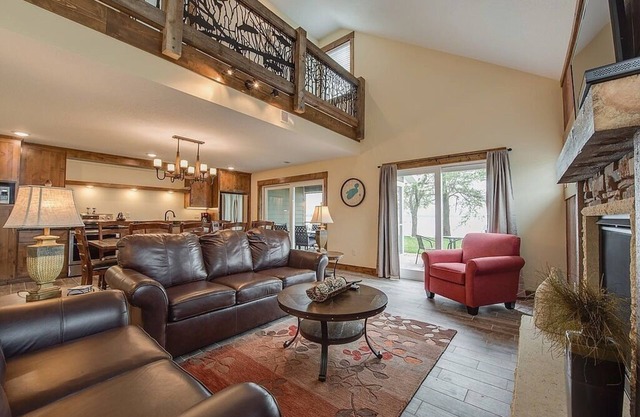 NOUVEAU Villa 4 chambres au bord du lac @ Lake Darling Resort