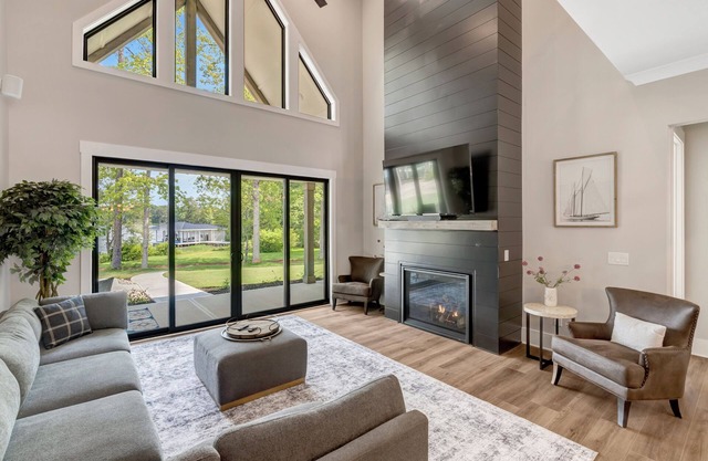 Brand New 6-bedroom Lakefront House with Boathouse on over 2 Acres!