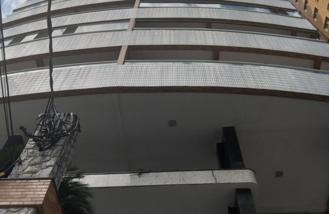 Appartement tout neuf, 100mts de sable situé coin fort # emplacement TOP.