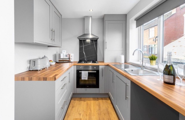 Brand New Apartment - Parking - Stourbridge