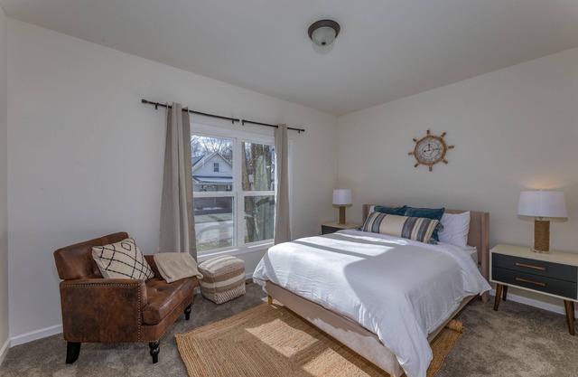 Brand New Build! w/ King Suite Near Downtown
