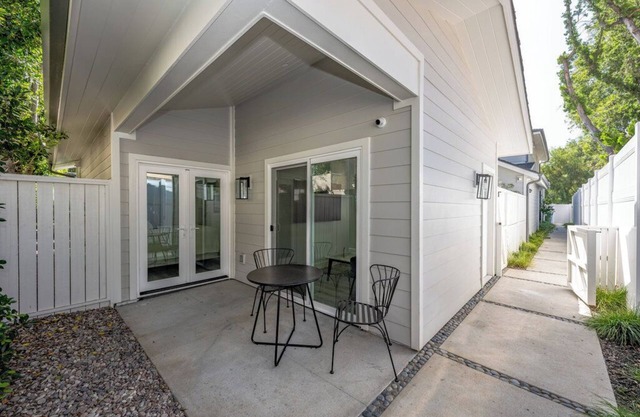 Brand New Construction- 1 Bdrm Guest House- Sherman Oaks