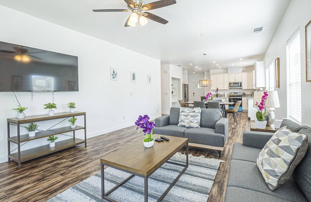 BRAND NEW CONSTRUCTION NEAR DOWNTOWN & SMF AIRPORT
