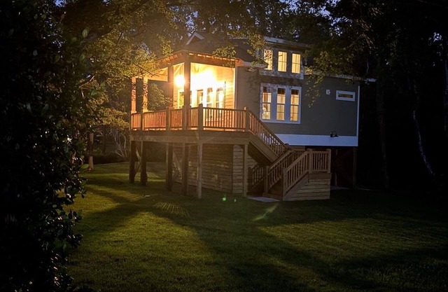 Brand New Custom 1BR 1BA Cozy Creekside Cottage on Wilmington's Cross City Trail