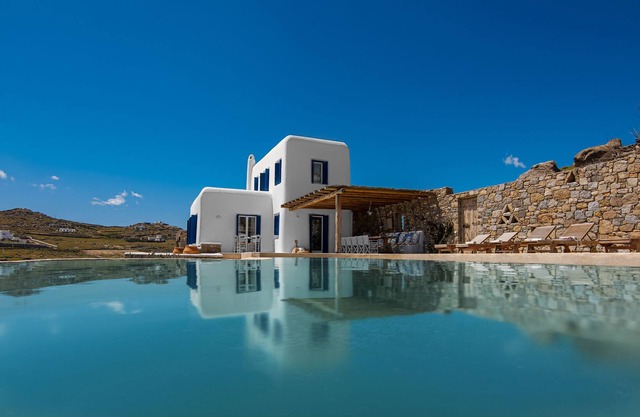 Brand New family 2-villa Complex With Great views,Pool, Peaceful Surroundings