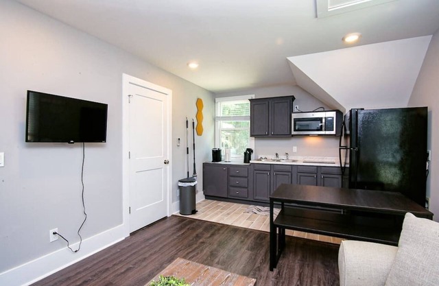 BRAND NEW Garage Apt Historic Elmwood 1 BR 1 BA