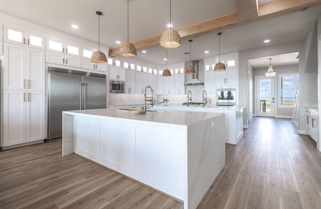 BRAND NEW GORGEOUS 5000sf 8 BEDROOM DREAM BEACH FRONT HOME - near Surfside beach