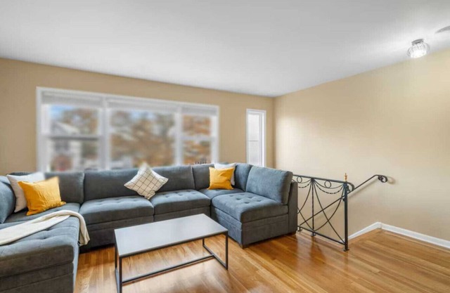 Brand-New Group Stay|10 Beds|Games|20 Min to NYC