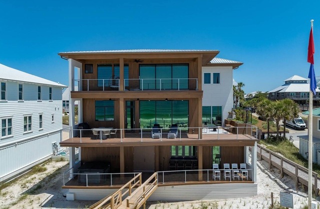 Brand NEW Gulf Front~Da Beach~Lux~Hot Tub, Beach Gear~Gulf Trace~Chairs/Umb Incl