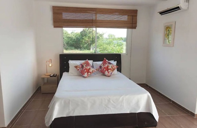 Brand New Home With Oceanview 5 min to the Beach