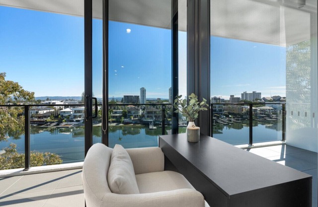 Brand New Japanese style Riverview 2 Bedroom with Free Parking/Pool/GYM