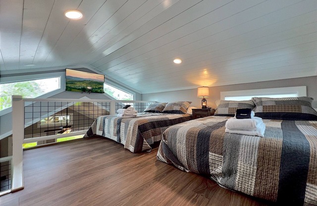 BRAND NEW! Lake Chatuge Tiny Home on Main Street!