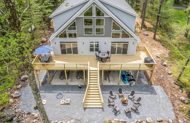 Brand New Lakefront 6k sqft Luxurious 9 BR Property in the Poconos!