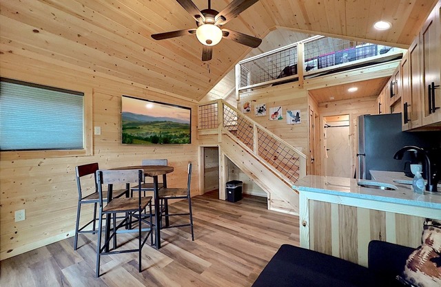 Brand New! Lakeview Tiny Home in Downtown Hiawassee