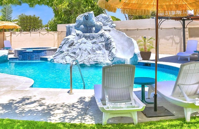 NOUVELLE LISTE! Beautiful 5bd, Private ResortPool / HotTub, CloseTo Disney / Conv