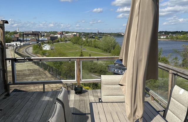 BRAND NEW LISTING!! WATERFRONT APARTMENT WITH ROOF TOP DECK!!
