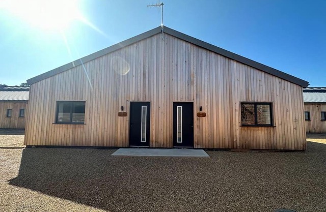 *BRAND NEW* Lop Barn - Barn conversion
