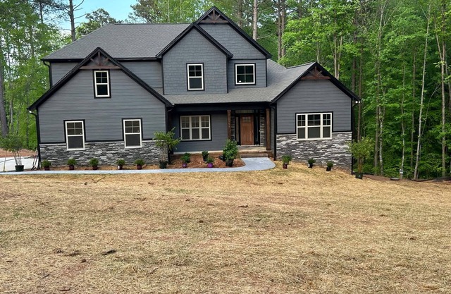 Whispering Winds - Brand New Lake Norman Home - Free Boat Usage -Pool & Hot Tub