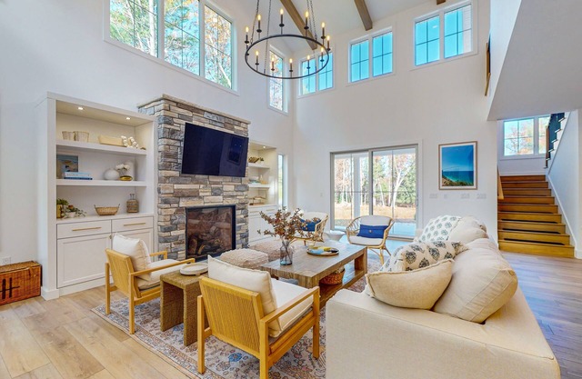 Brand New Luxurious Home, w/ Fire pit, Gas Grill, near Lakes & Trails!