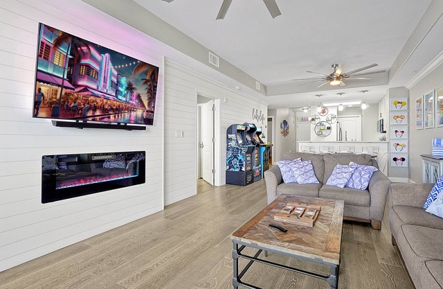 .8 miles from Disney - Brand New Lakefront 18th FL