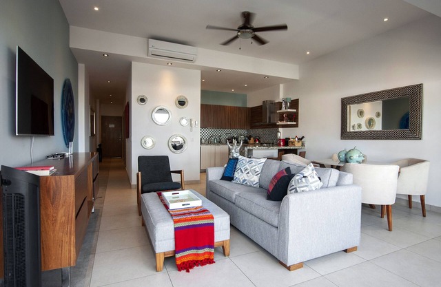 NOUVELLE CONDOMINIUM DE LUXE TROIS BLOCS DE LA PLAGE.