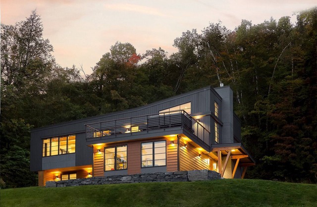 Tout nouveau refuge de luxe avec bain à remous et une vue imprenable à quelques minutes des domaines skiables