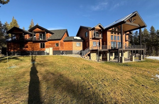 Brand New Mansion On 80 Acres-White Wolf Lodge