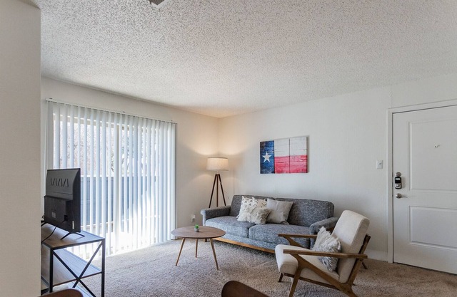 Brand New Midland Suite + Pool