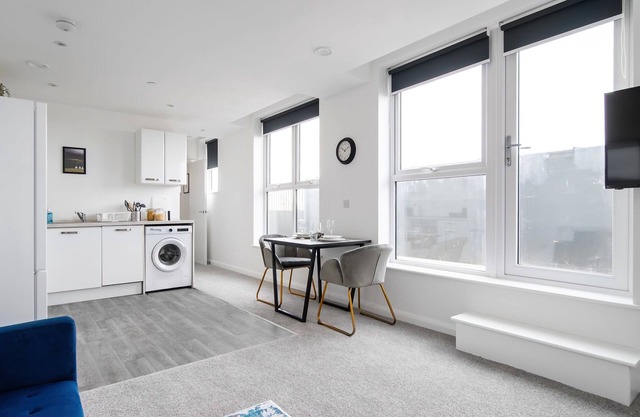 Brand New, Modern 1 Bed Apartment in Luton 50