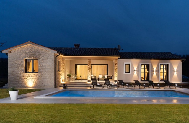 Villa avec piscine pour 8 personnes