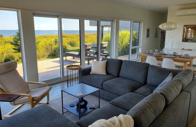 Neuf, face à l'océan, moderne Maison de vacances avec accès à Cove