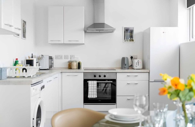 Brand New, Penthouse 2 Bed Apartment in Luton 52
