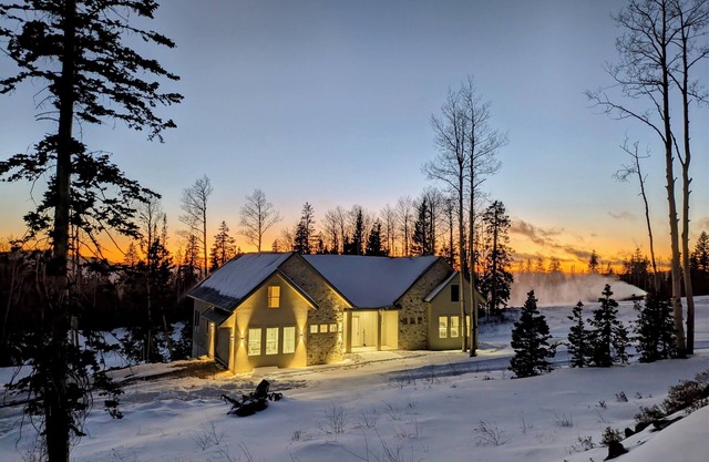 Ski-In Ski-Out at Eagle Point Resort Utah! 7 bedroom, 7 bathroom home sleeps 32!