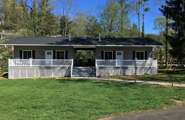 Brand New Smokies Cottage distance de marche du centre-ville de Waynesville