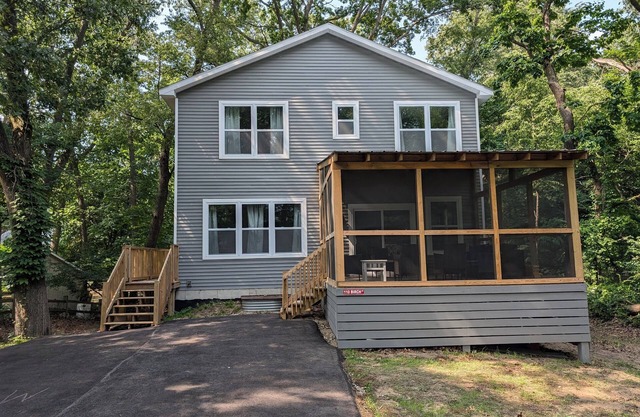 Brand New Spacious 7-bedroom Michiana Shores Beach House in the woods!