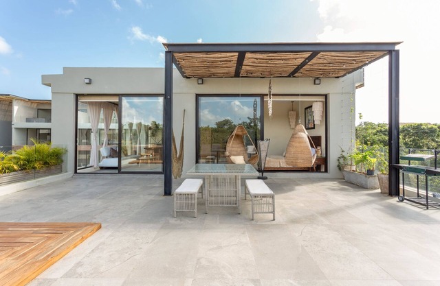 Brand New ☆ Studio PH Private Pool X17