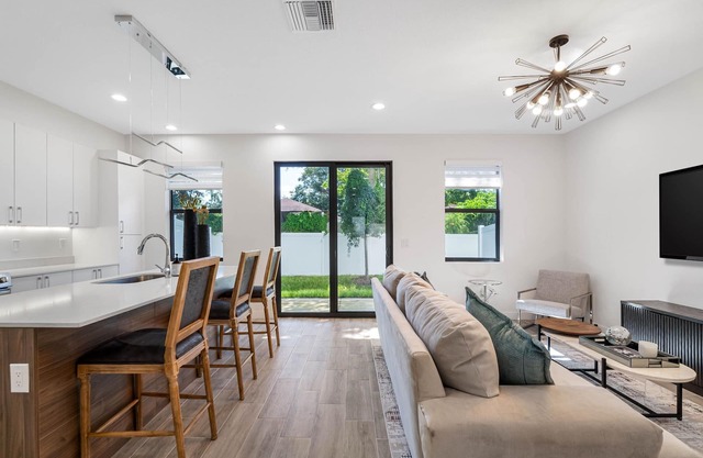 Brand New Tampa Townhouse Prime Location