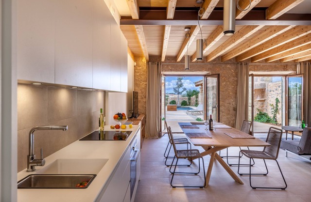 Marque nouvelle. Très bien entretenu! Super décor. Idéal pour les familles et les groupes