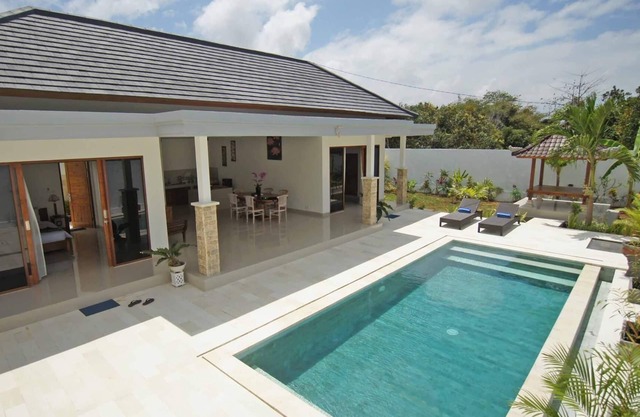 Villa neuve parmi toutes les plages