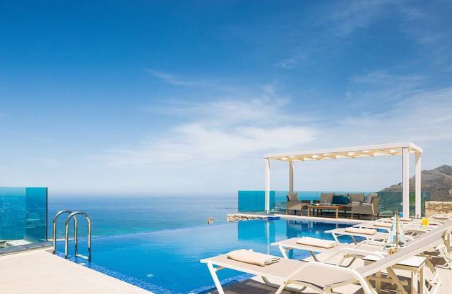 Villa neuve Bonsai, vue imprenable sur la mer et le coucher du soleil, luxe