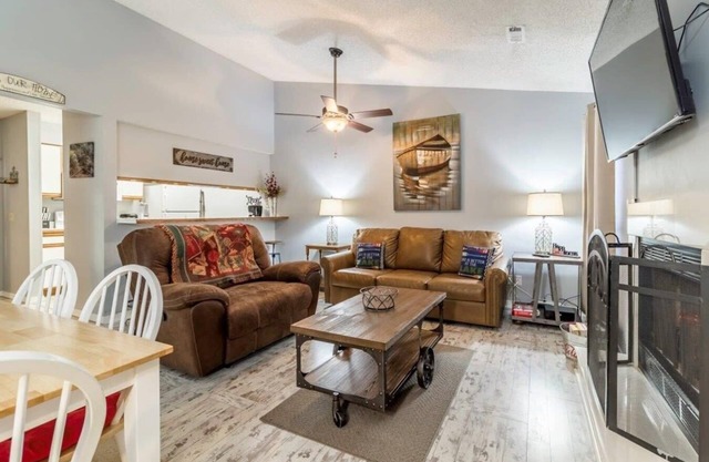 Branson Condo at Pointe Royale with Indoor Pool and Hot Tub on Golf Course near