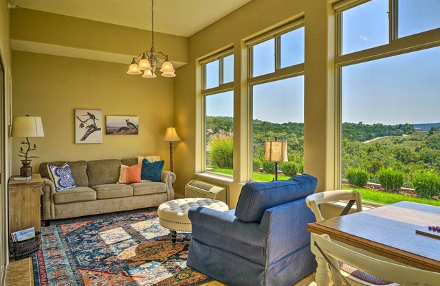 Branson Condo w/ Table Rock Lake Views, Near Strip