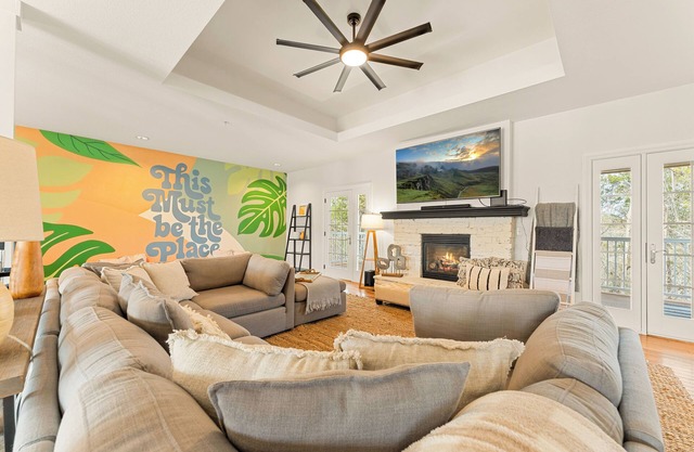 BransonBliss: Golf, CommunityPool, Fireplace, Workspace, 30ft patio