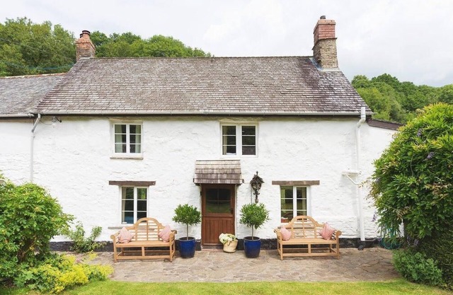 Bratton Mill Farmhouse - Capacité 8 dans 4 chambres