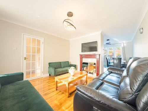 Braybrooke Bliss - 3 Bedroom House in Basildon