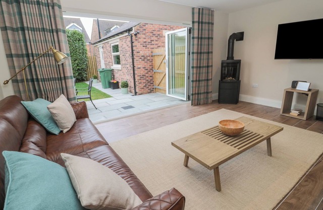 BREAMISH, pet friendly, with a garden in Embleton