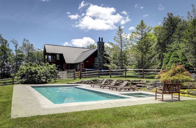 Magnifique 44 + Acre Country Estate